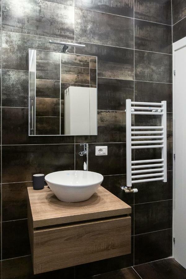 Apartment Mamiani 6 Милано Екстериор снимка